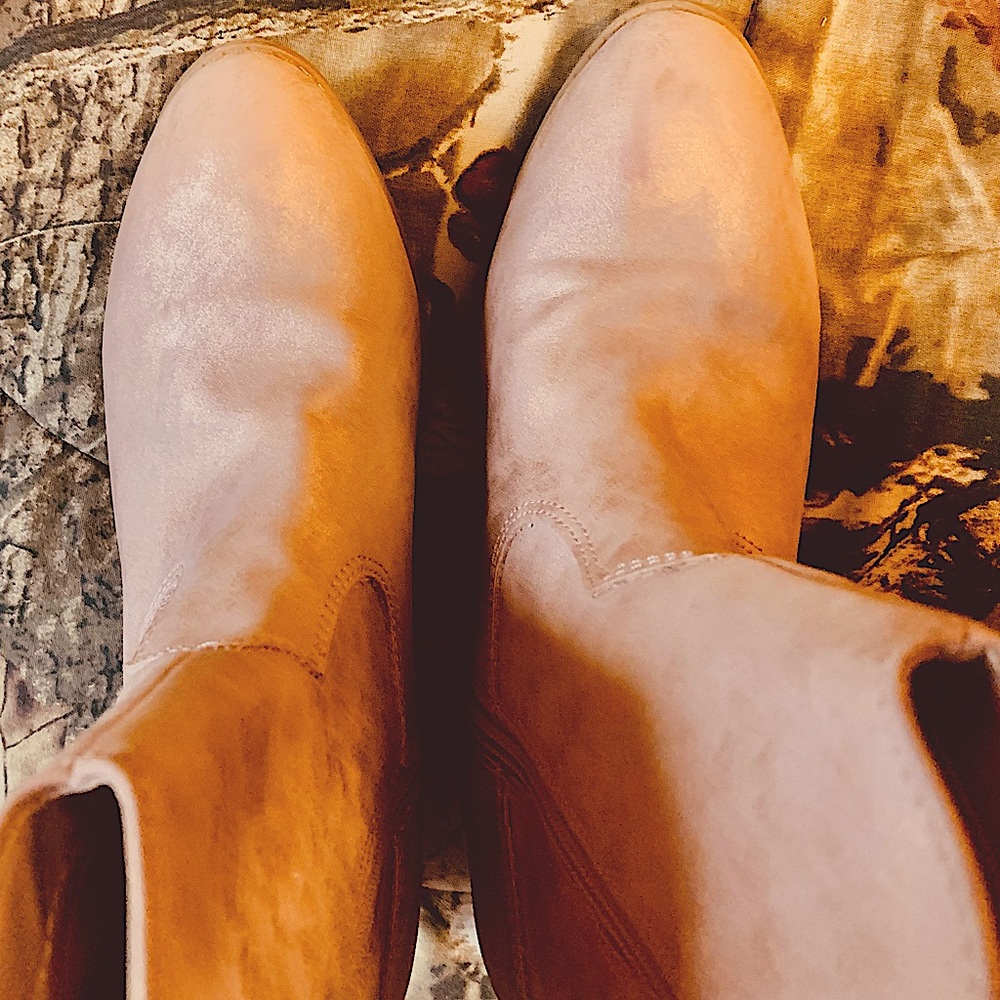 True Craft pink boots & Toddler Filas these are pink turquoise & silver!